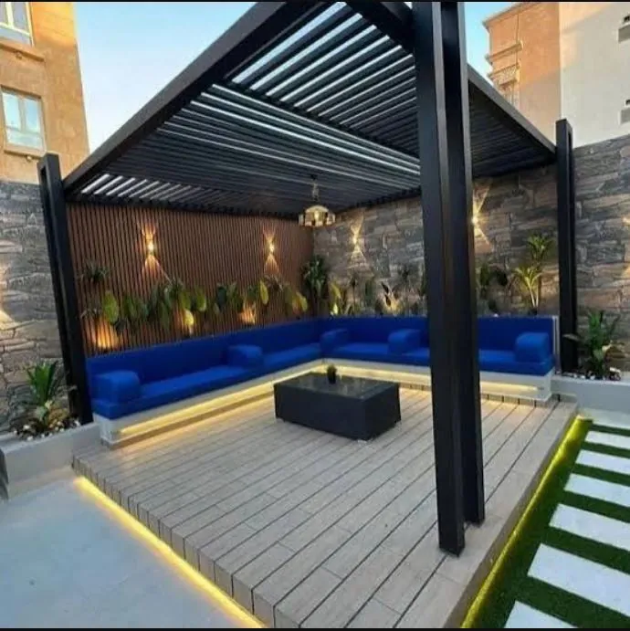 مظلة حديد بجلسة زرقاء داخل المنزل مظلة حديد بجلسة زرقاء داخل المنزل